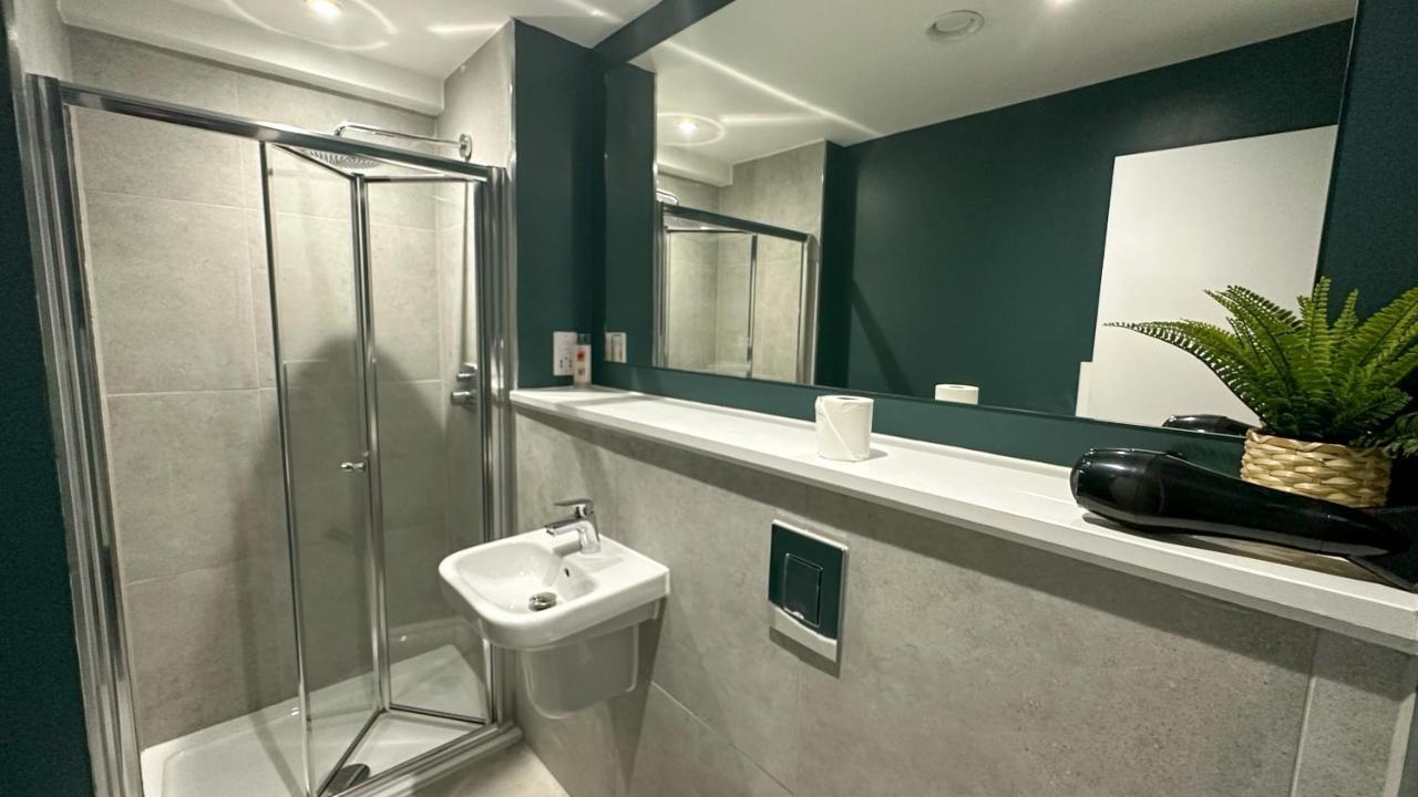 Lux Livin' Apartments - Luxury 2 Bed Apartment With Sky Garden Mánchester Exterior foto