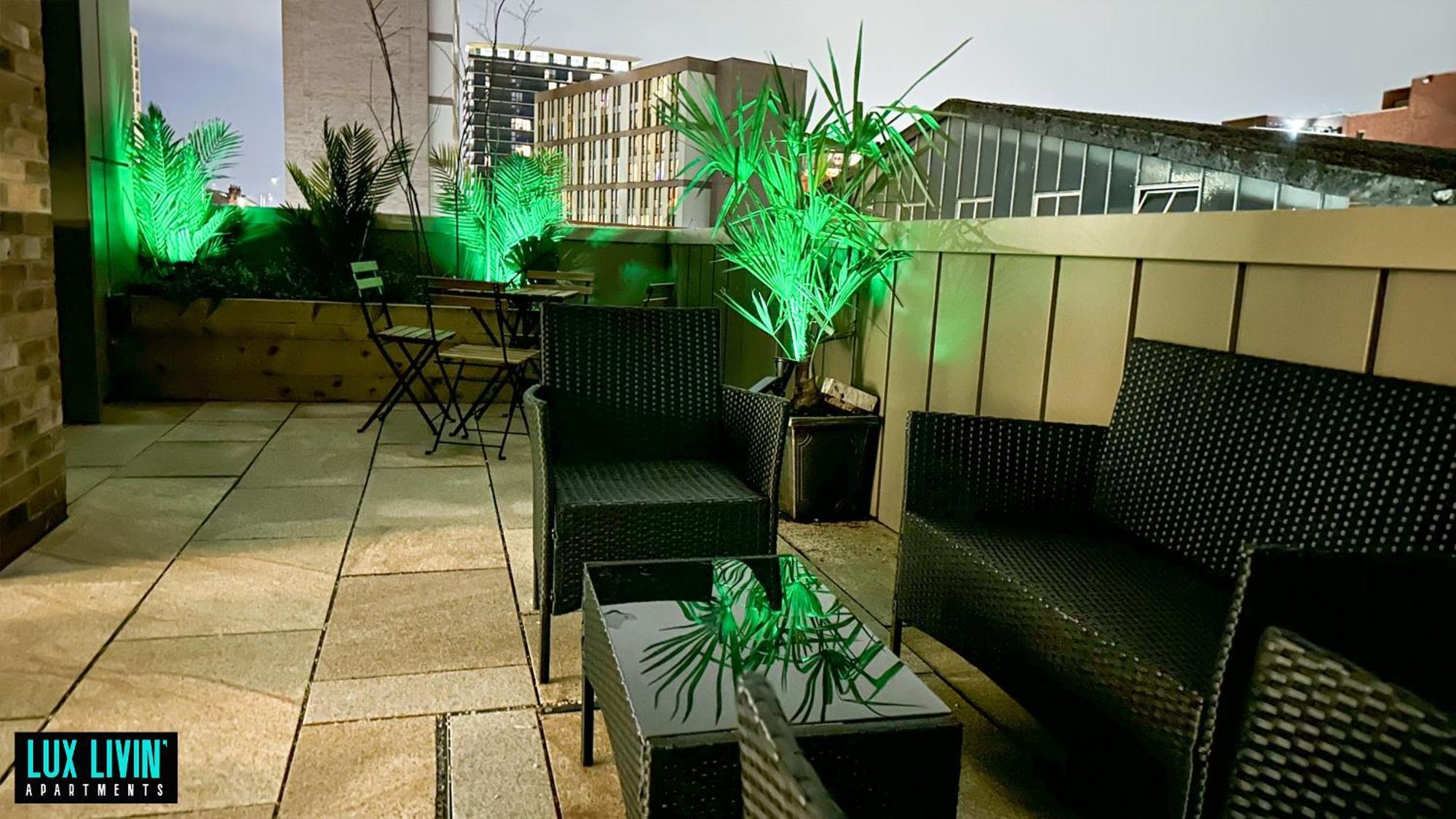 Lux Livin' Apartments - Luxury 2 Bed Apartment With Sky Garden Mánchester Habitación foto