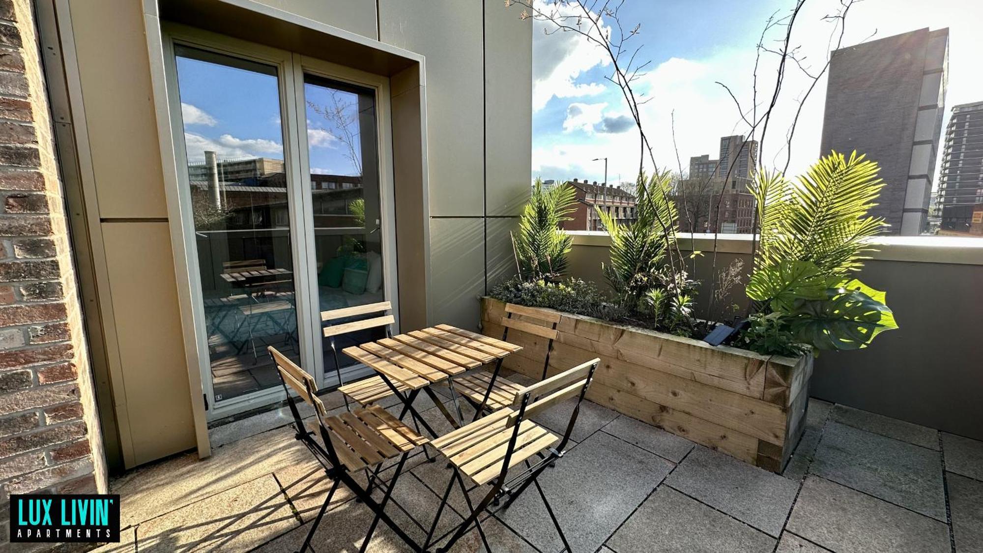 Lux Livin' Apartments - Luxury 2 Bed Apartment With Sky Garden Mánchester Habitación foto